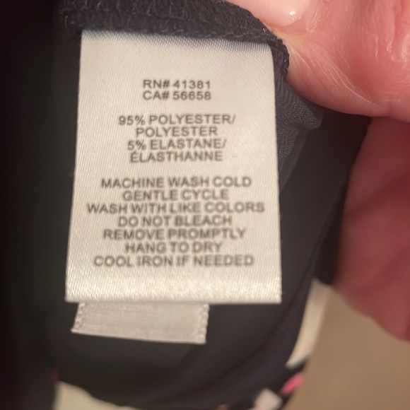 Ralph Lauren size 22 polyester in fuchsia & flower print w/ bell sleeves - Picture 5 of 5